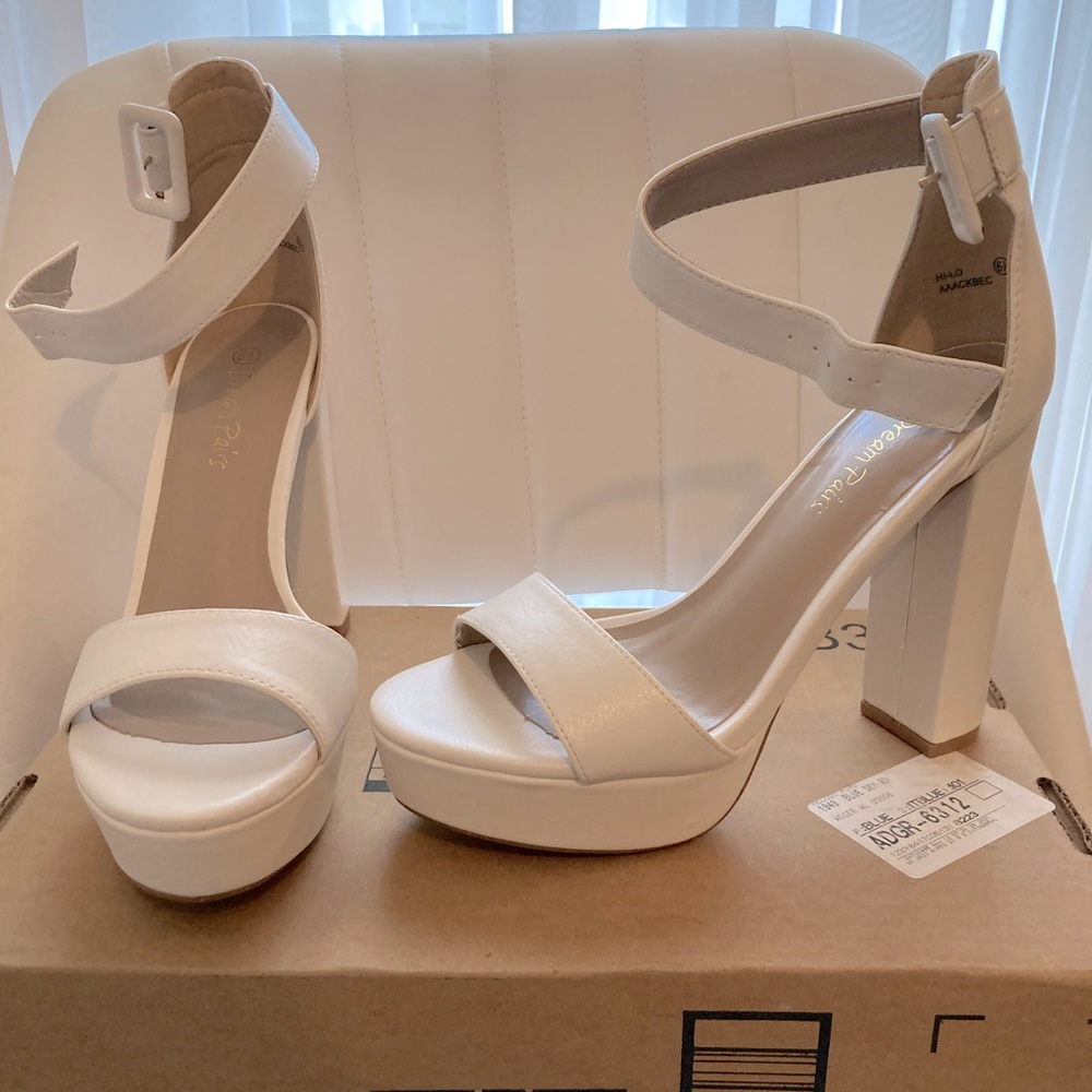 NEW White Dreampairs Platform heels